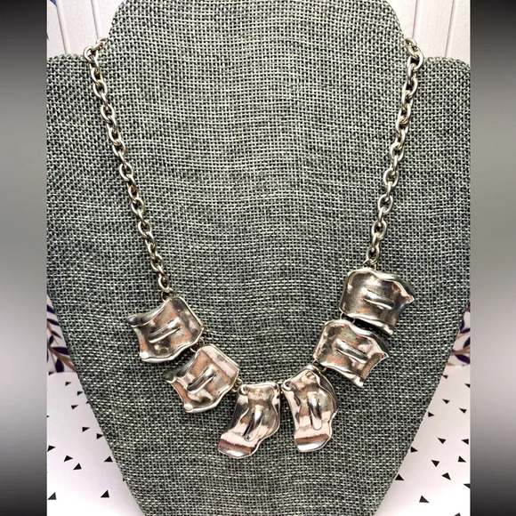 Stylized Chunky Statement Piece Necklace - Picture 1 of 6